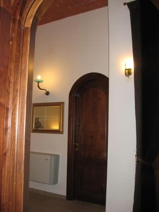 Vivilo Collection - Opera Teather Apartment - Very Central Roma Dış mekan fotoğraf